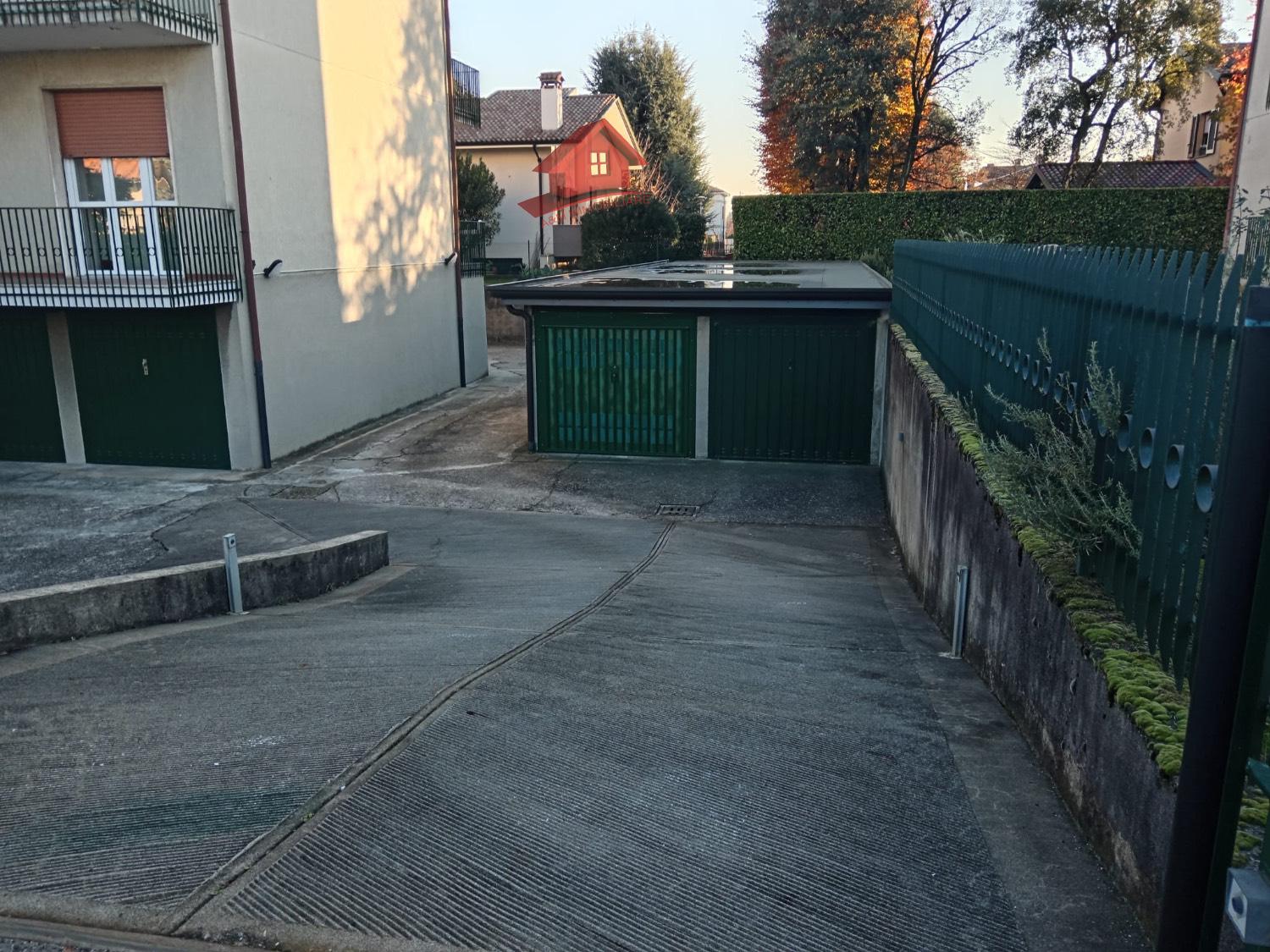 Box/Garage 11mq in vendita a Brembate