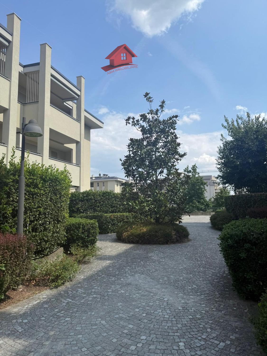 Quadrilocale con box doppio a Gessate