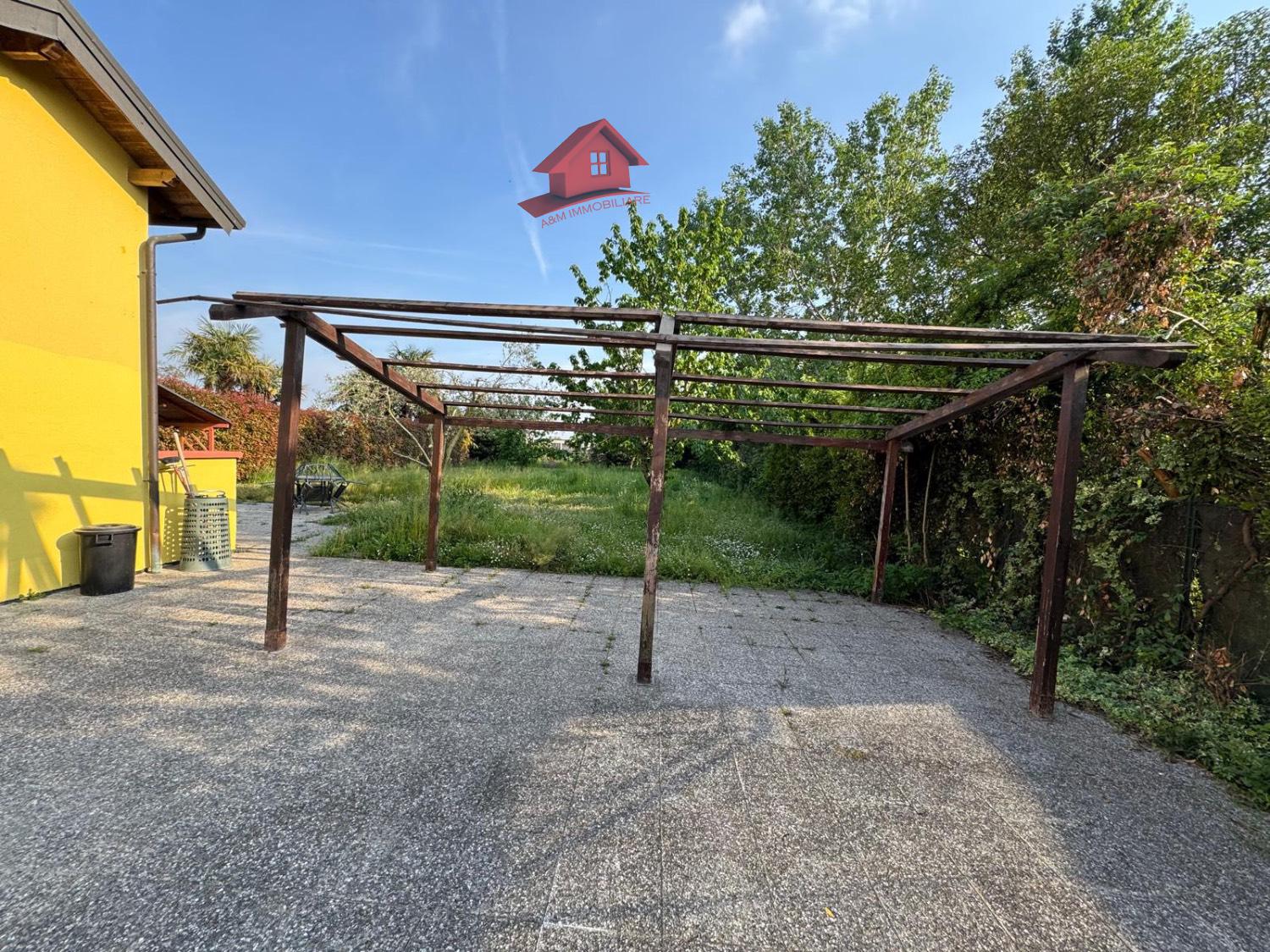 Villa in vendita a Calvenzano