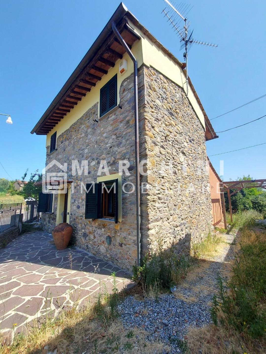 Rustico con giardino, Capannori sant'andrea di compito