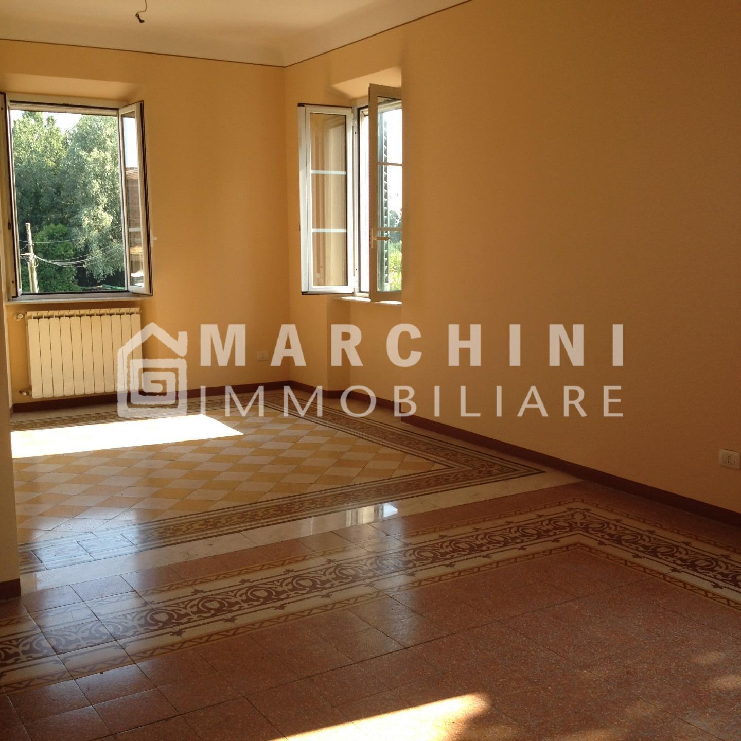 Quadrilocale con giardino, Lucca carignano