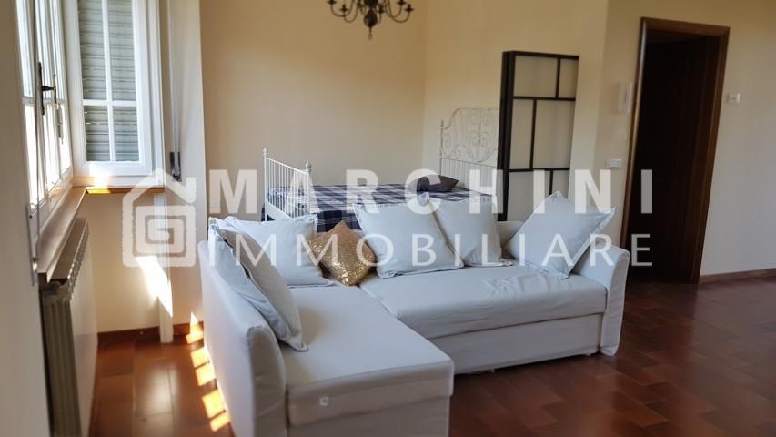 Villa Bifamiliare con giardino, Lucca sant'anna