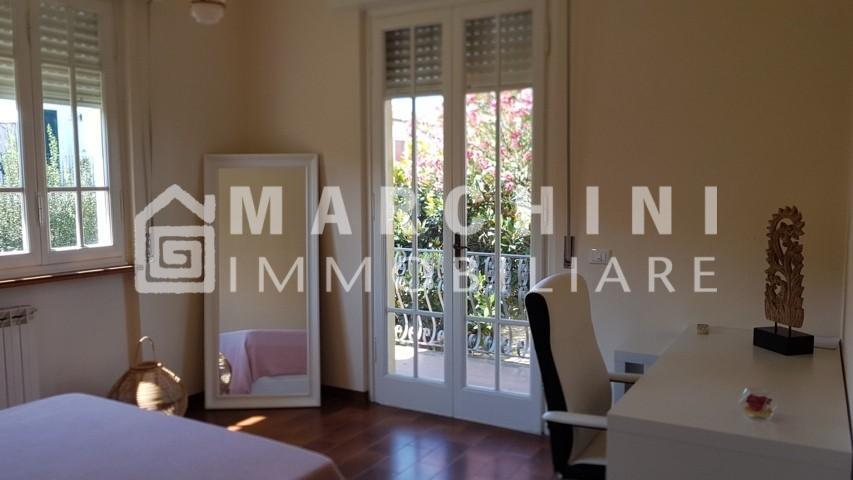 Villa Bifamiliare con giardino, Lucca sant'anna