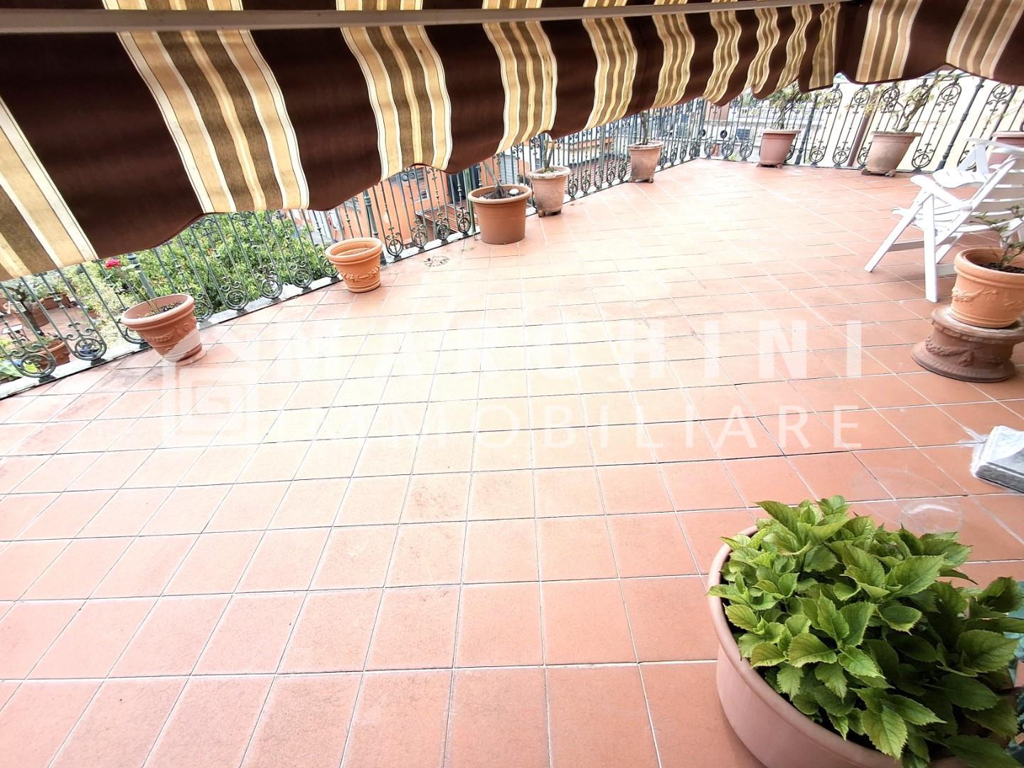 Attico con terrazzo, Lucca san marco
