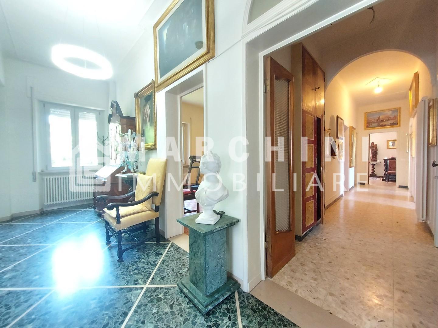 Villa Bifamiliare con giardino, Lucca sant'anna