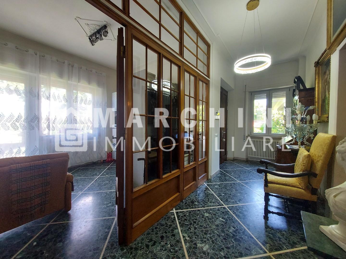 Villa Bifamiliare con giardino, Lucca sant'anna