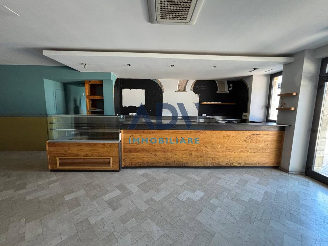 Attivit commerciale in affitto a Assisi