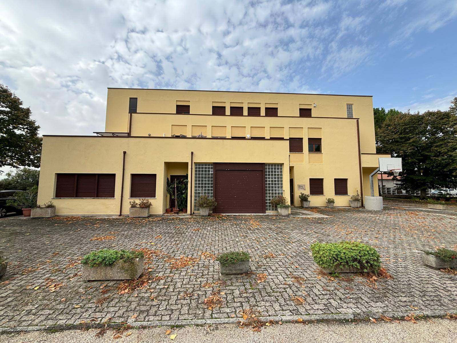 Capannone in affitto a Spello