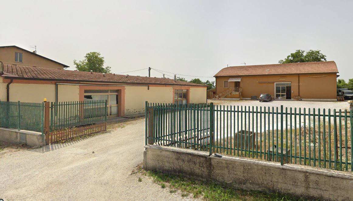 Capannone in vendita a Assisi, S.M. degli Angeli