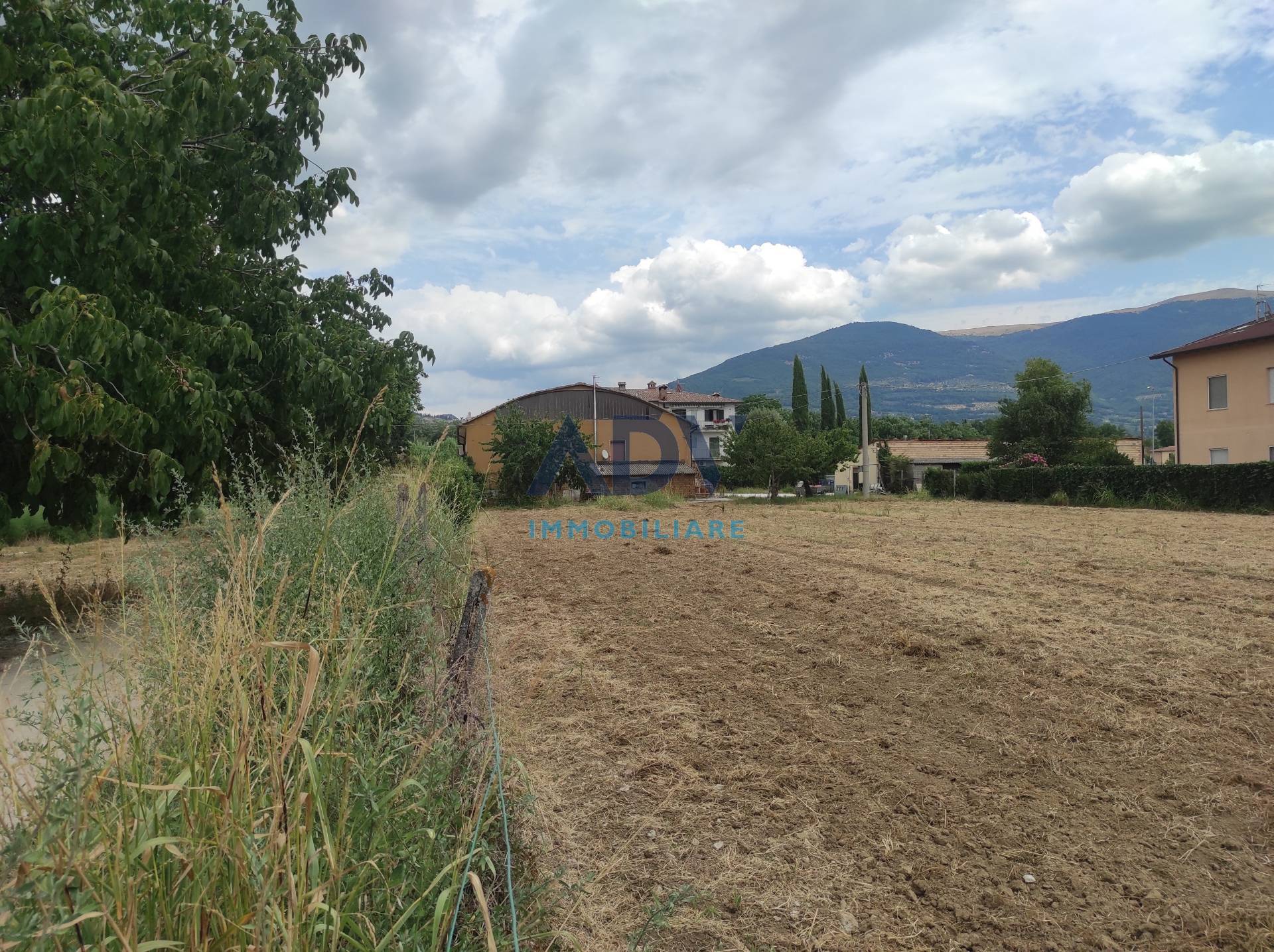 Capannone in vendita a Assisi, S.M. degli Angeli