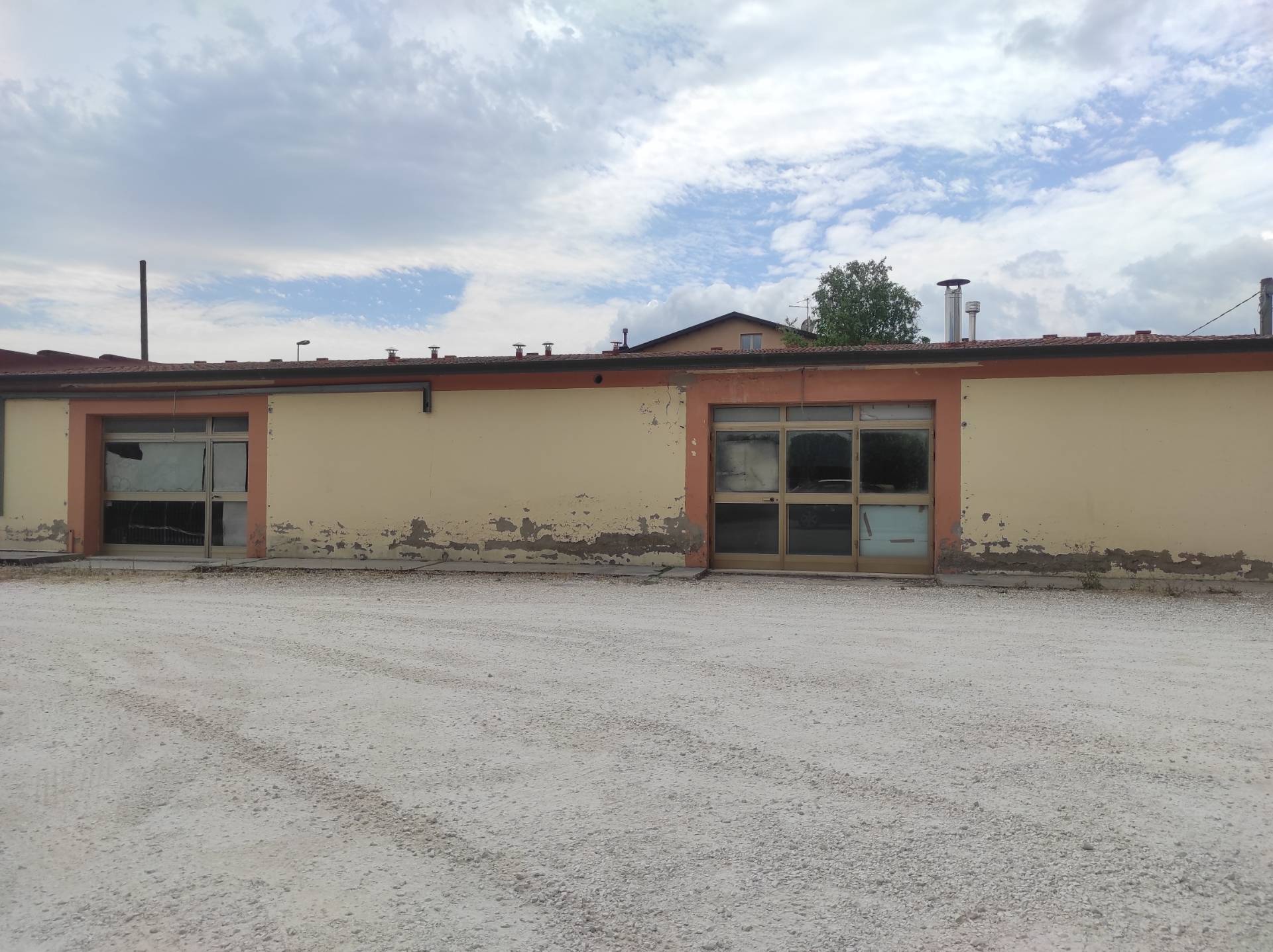 Capannone in vendita a Assisi, S.M. degli Angeli