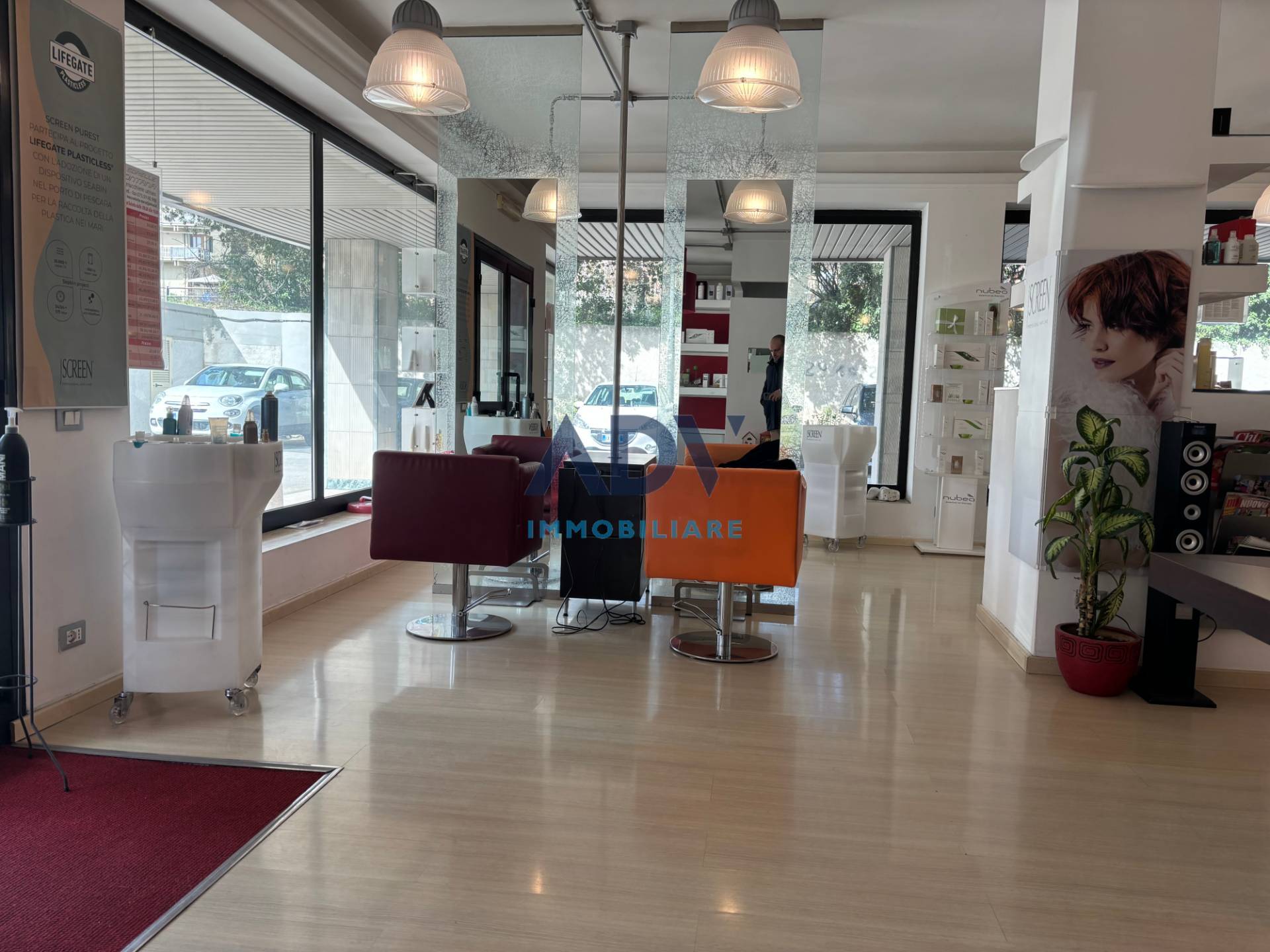 Locale commerciale in vendita a Perugia, Ponte San Giovanni