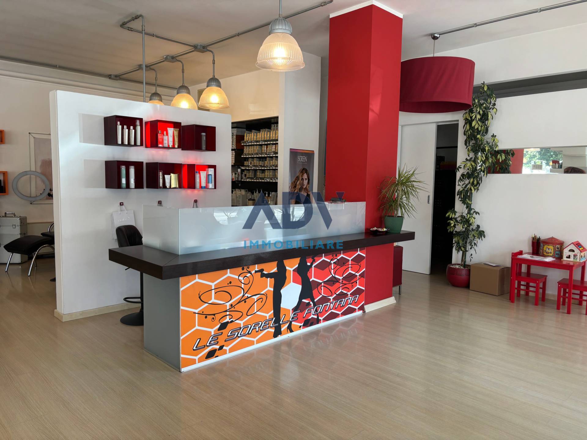 Locale commerciale in vendita a Perugia, Ponte San Giovanni