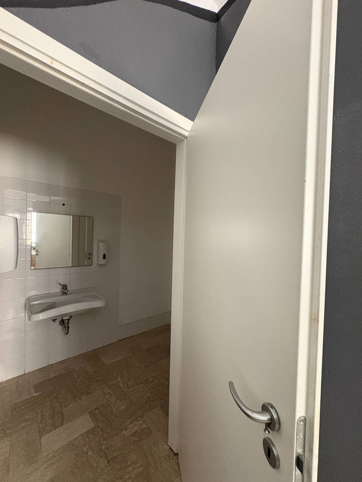 Locale commerciale in vendita a Assisi, Tordandrea