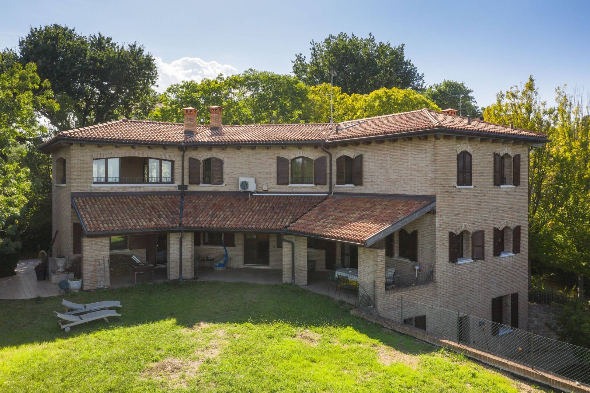 Villa in vendita a Montefiore Conca