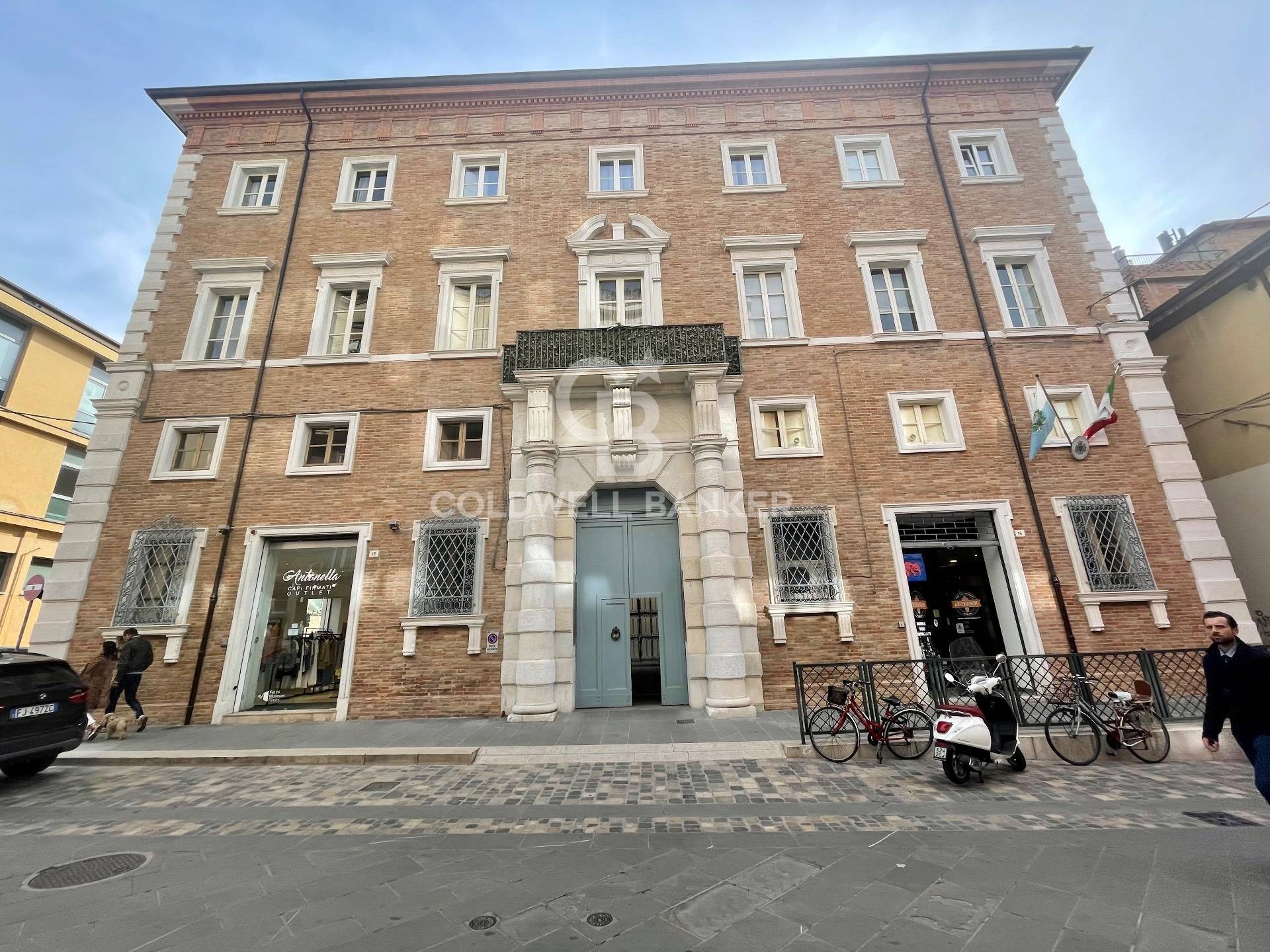 Ufficio in vendita a Rimini, Centro storico