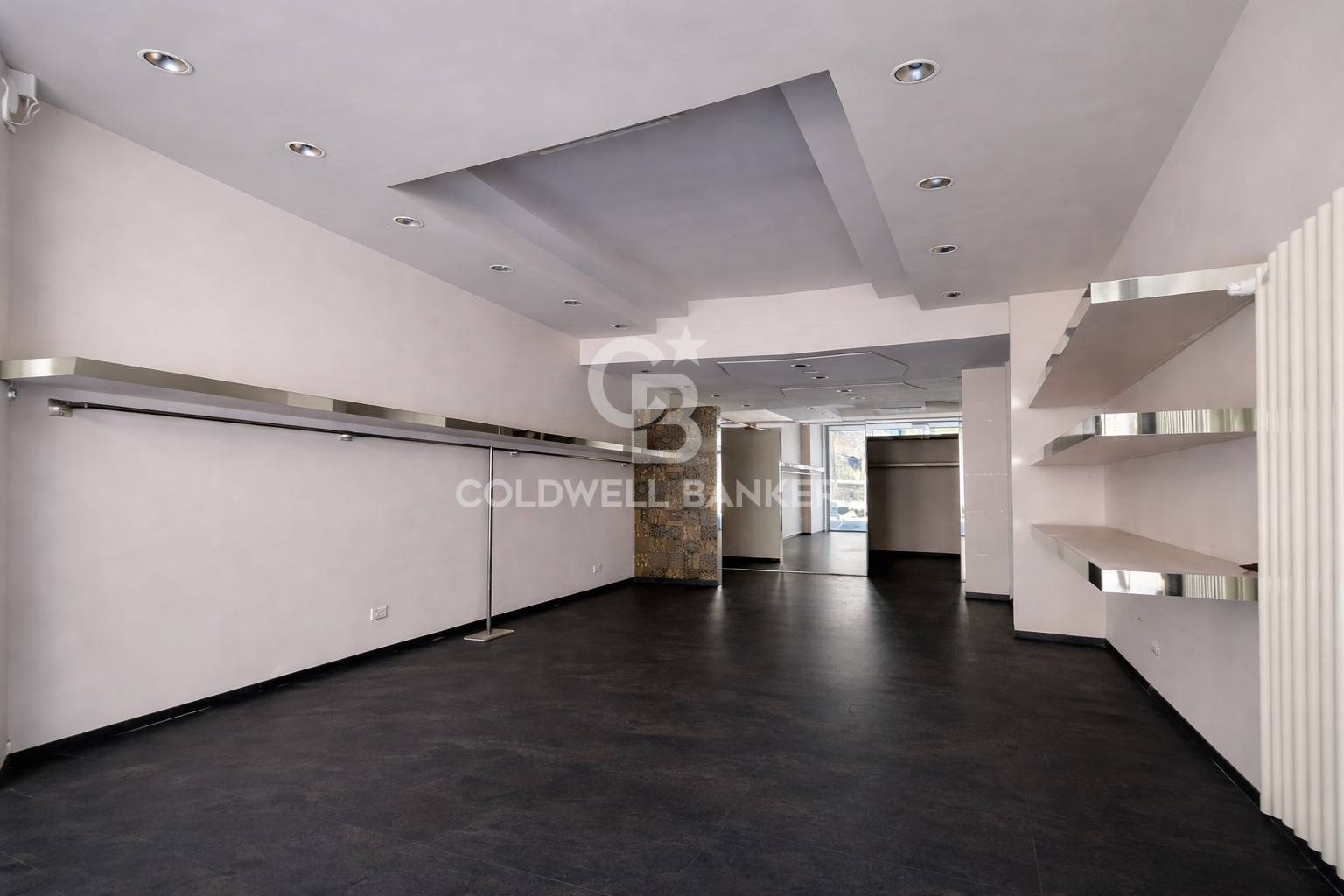 Negozio in vendita a Rimini, Centro storico