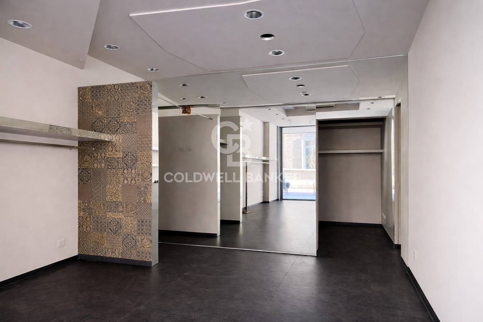 Negozio in vendita a Rimini, Centro storico