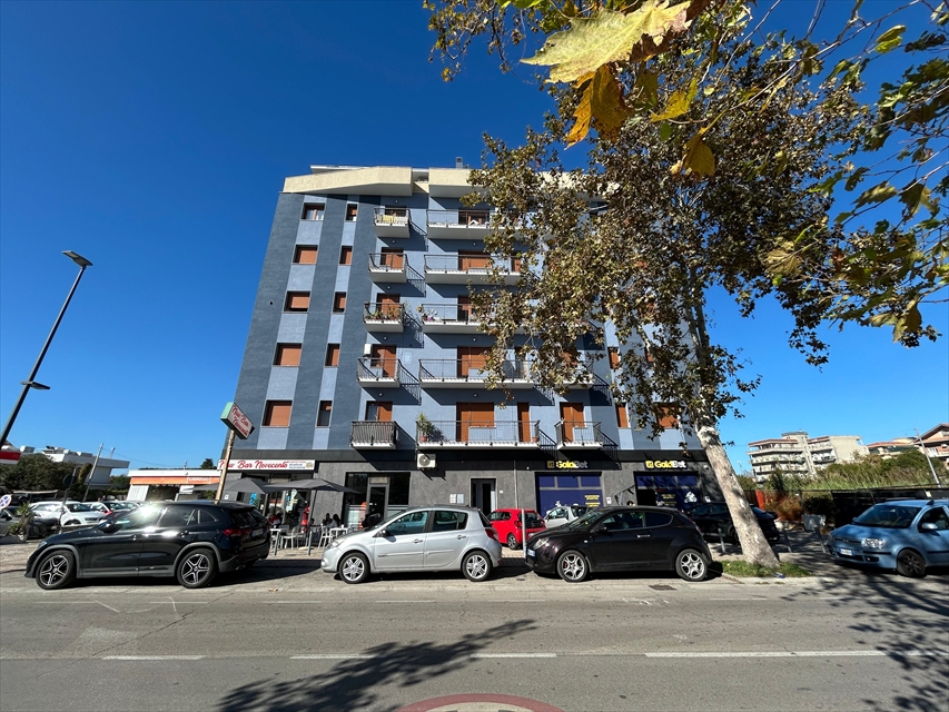 Quadrilocale da ristrutturare in via tiburtina 144, Pescara