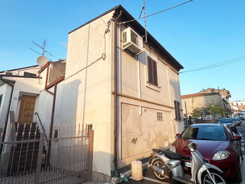 Casa indipendente in vendita in via umberto i 62, Cappelle sul Tavo