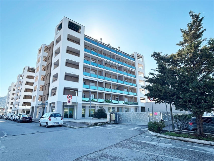 Trilocale con box in galleria karol wojtyla 24, San Giovanni Teatino