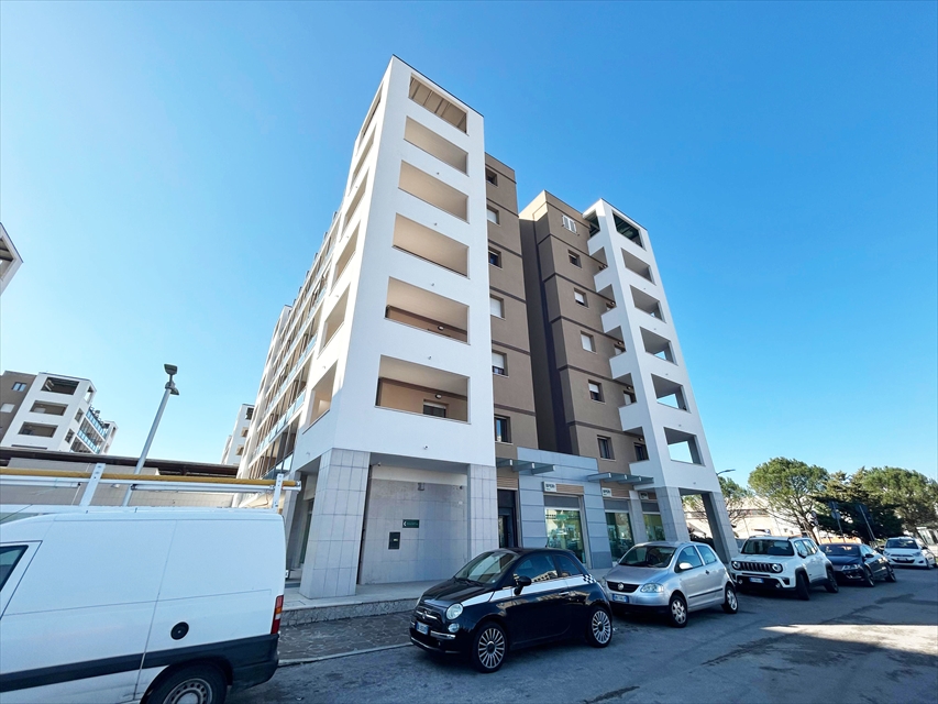 Trilocale con box in galleria karol wojtyla 24, San Giovanni Teatino