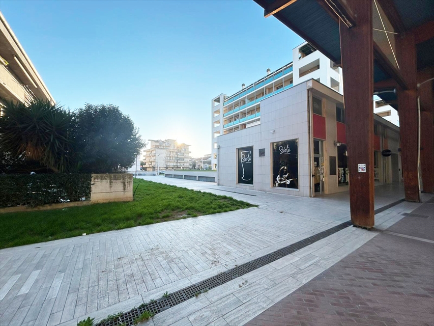 Box/Garage 20mq in vendita in galleria karol wojtyla, San Giovanni Teatino