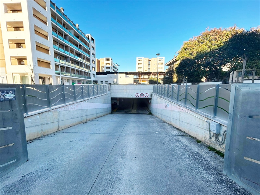 Box/Garage 20mq in vendita in galleria karol wojtyla, San Giovanni Teatino