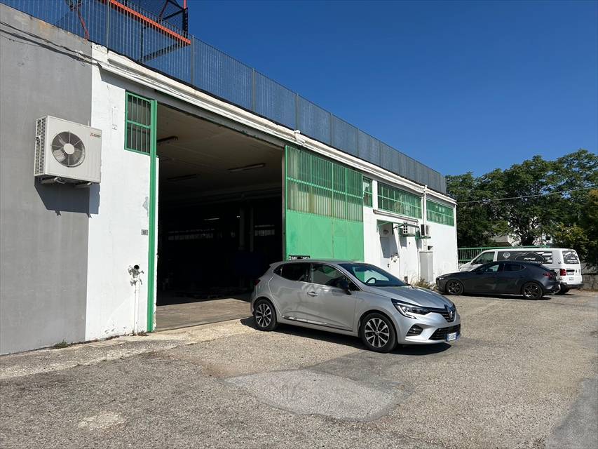 Capannone in vendita in via ottaviano 13, San Giovanni Teatino