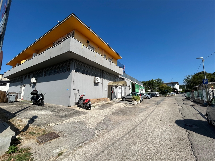 Capannone in vendita in via ottaviano 13, San Giovanni Teatino