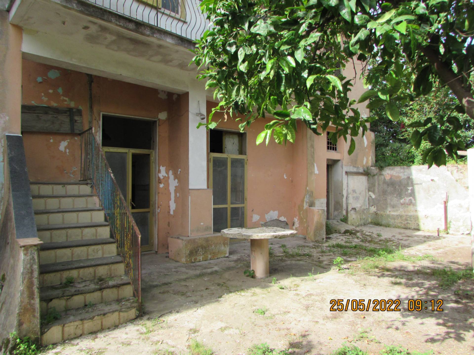 Stabile/Palazzo con terrazzo a Roccapiemonte