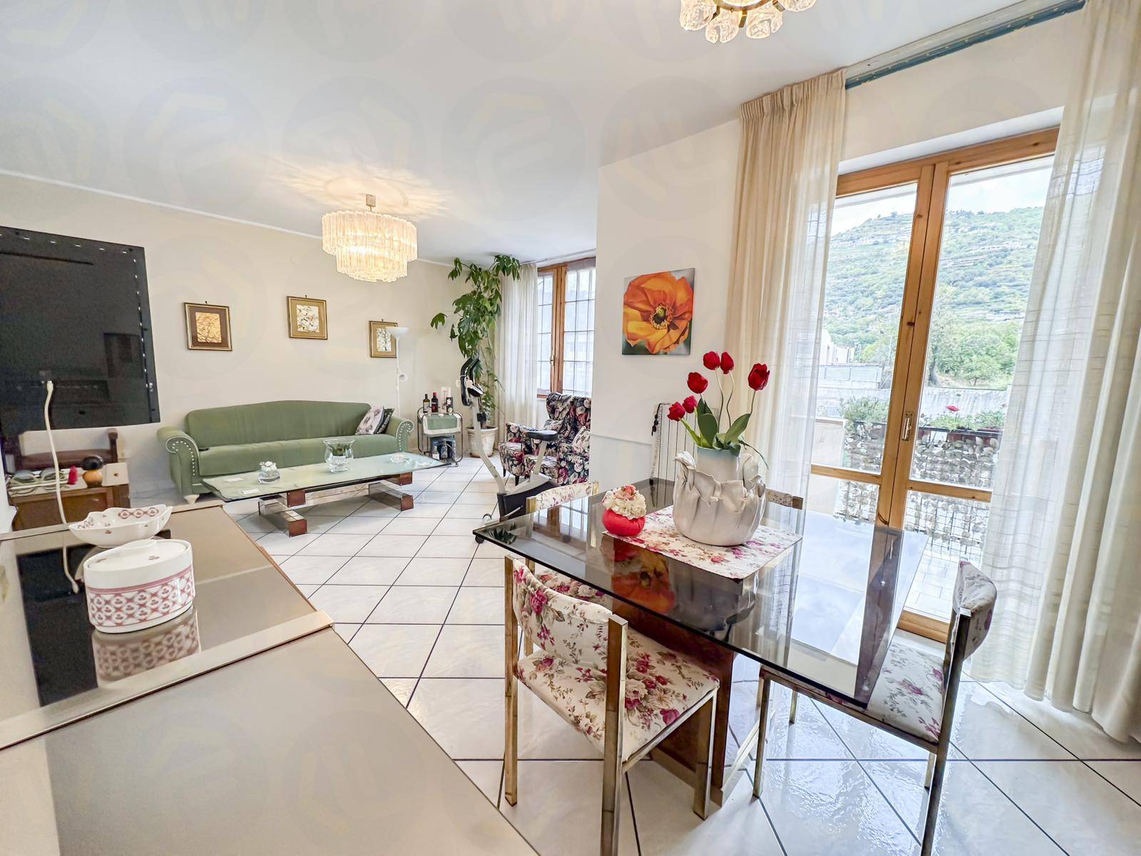 Appartamento in vendita a Corbara