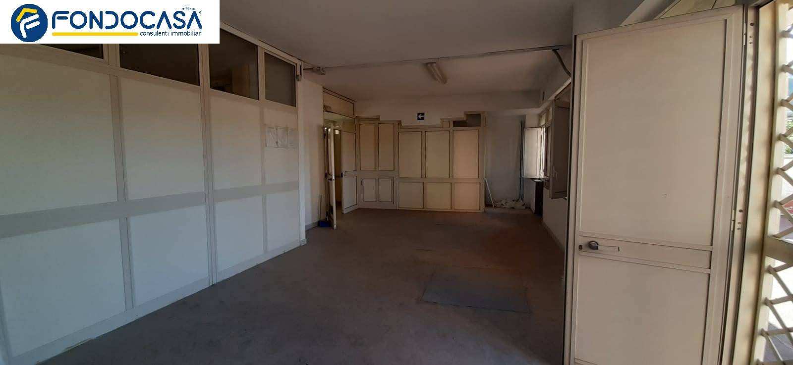 Locale commerciale in vendita a Nocera Inferiore, Metropolitano