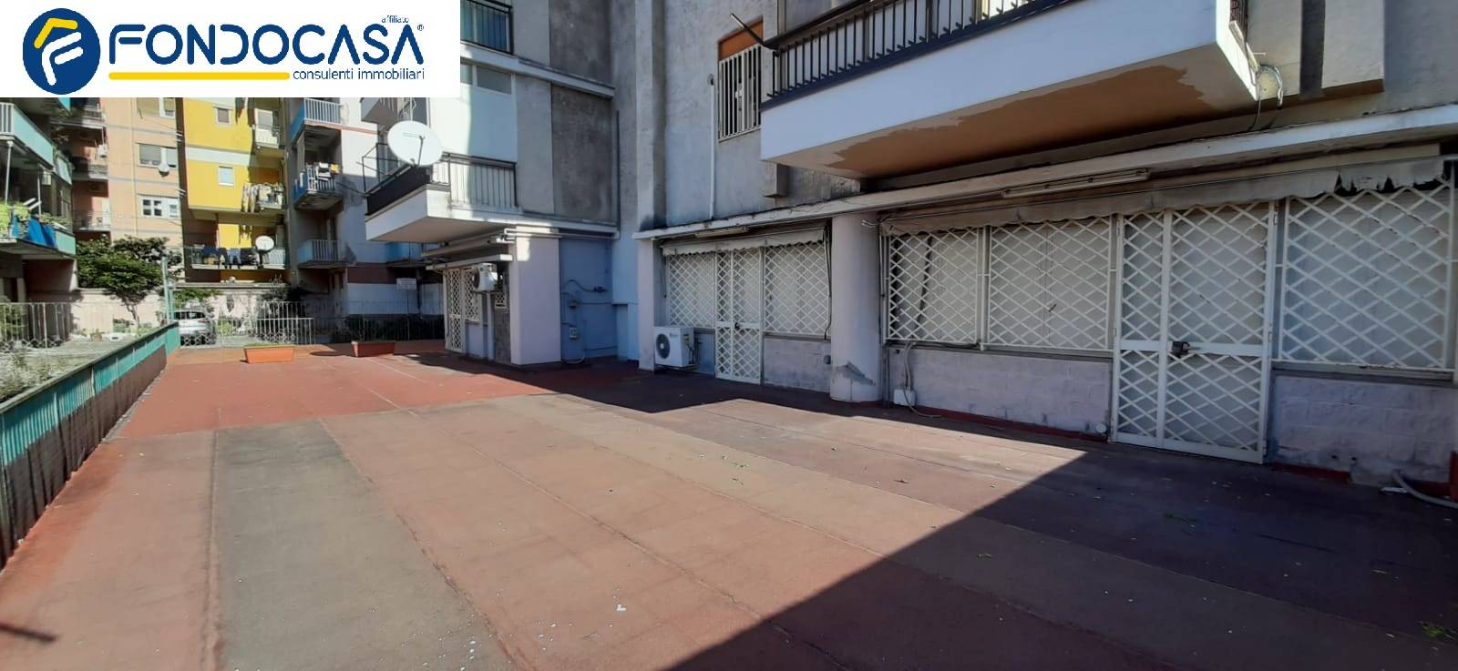 Locale commerciale in vendita a Nocera Inferiore, Metropolitano