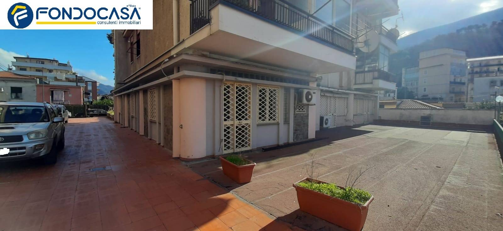 Locale commerciale in vendita a Nocera Inferiore, Metropolitano