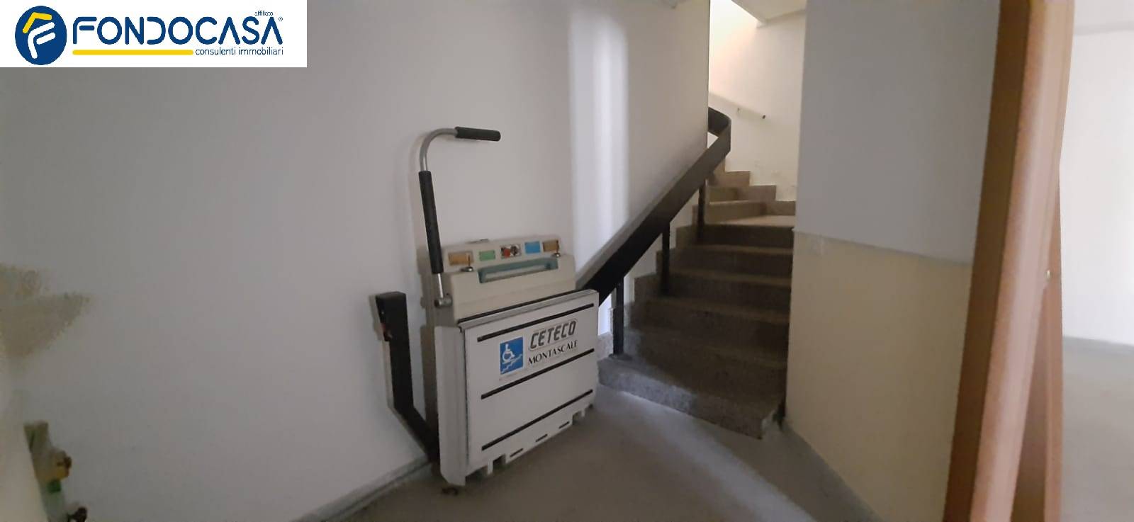 Locale commerciale in vendita a Nocera Inferiore, Metropolitano