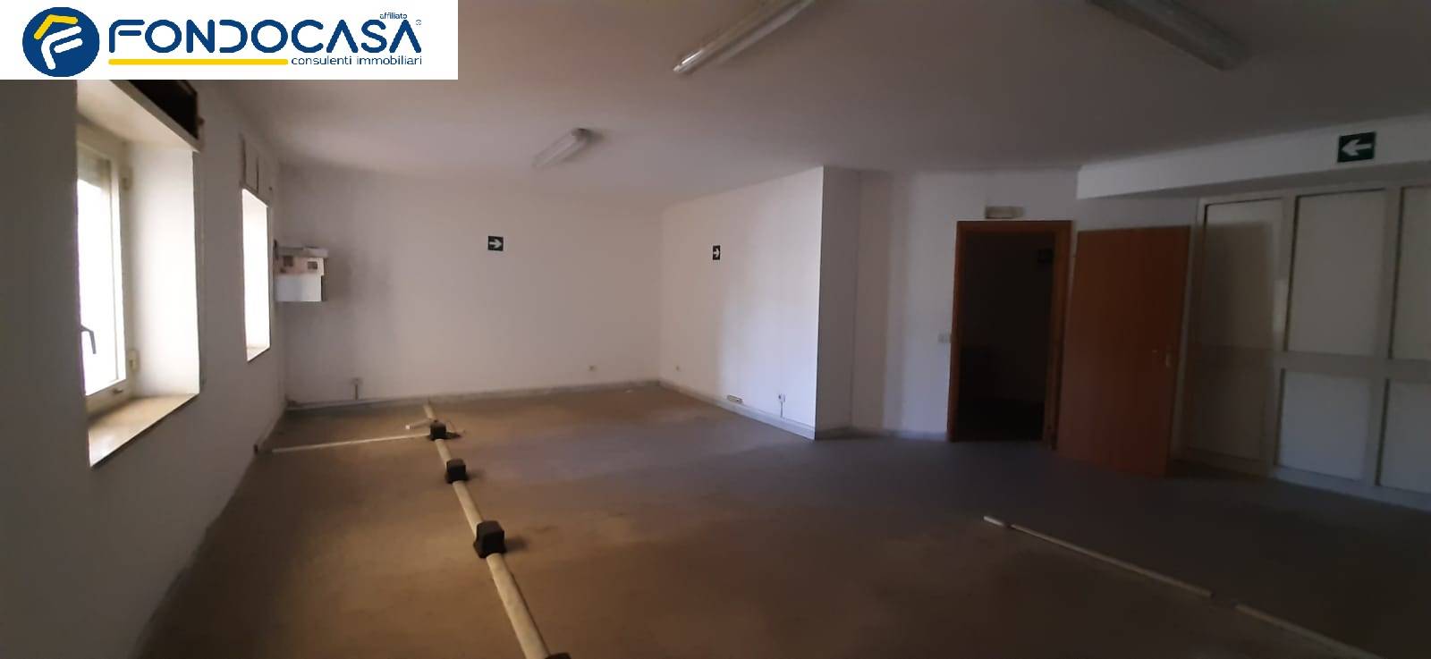 Locale commerciale in vendita a Nocera Inferiore, Metropolitano