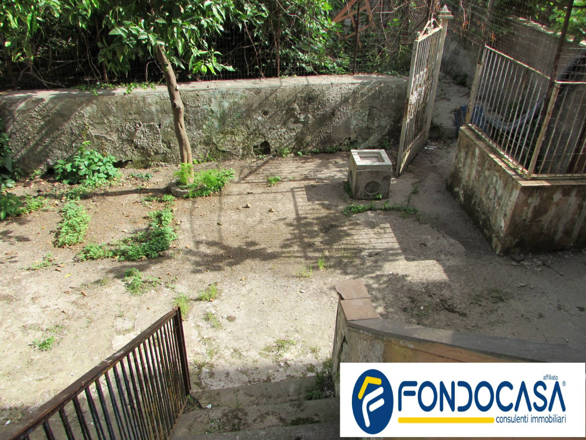 Palazzo intero stabile in vendita a Roccapiemonte