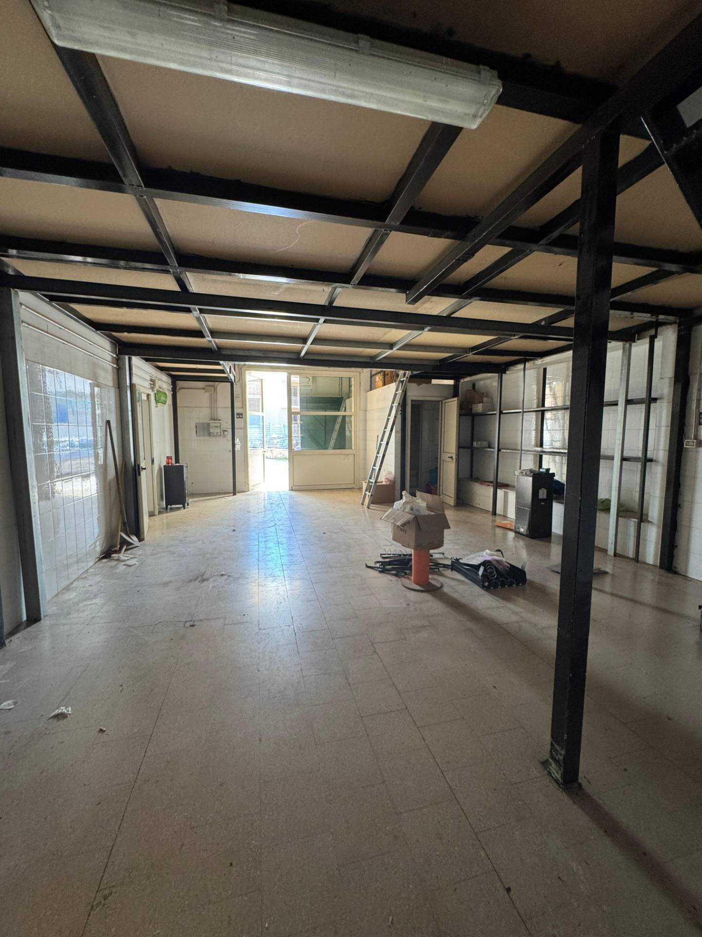 Magazzino in affitto a Pagani