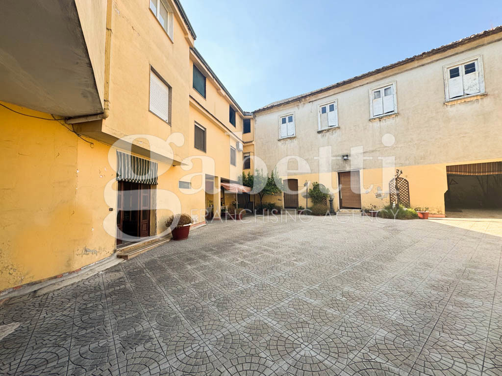 Casa indipendente in vendita a Villa di Briano