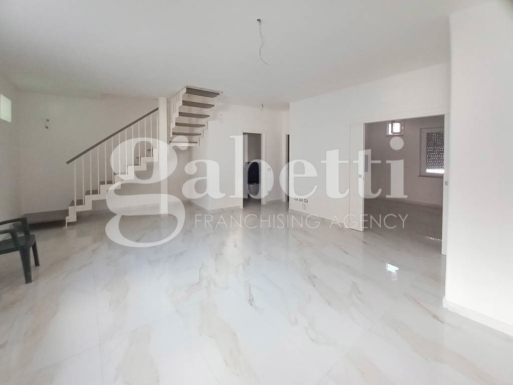 Villa con giardino a Trentola-Ducenta