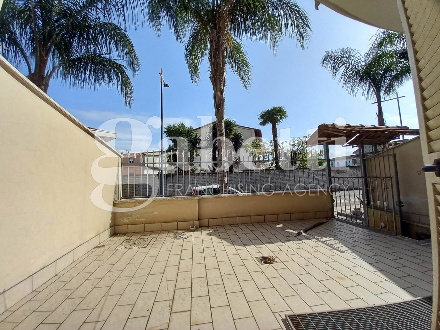 Villa con giardino a San Marcellino