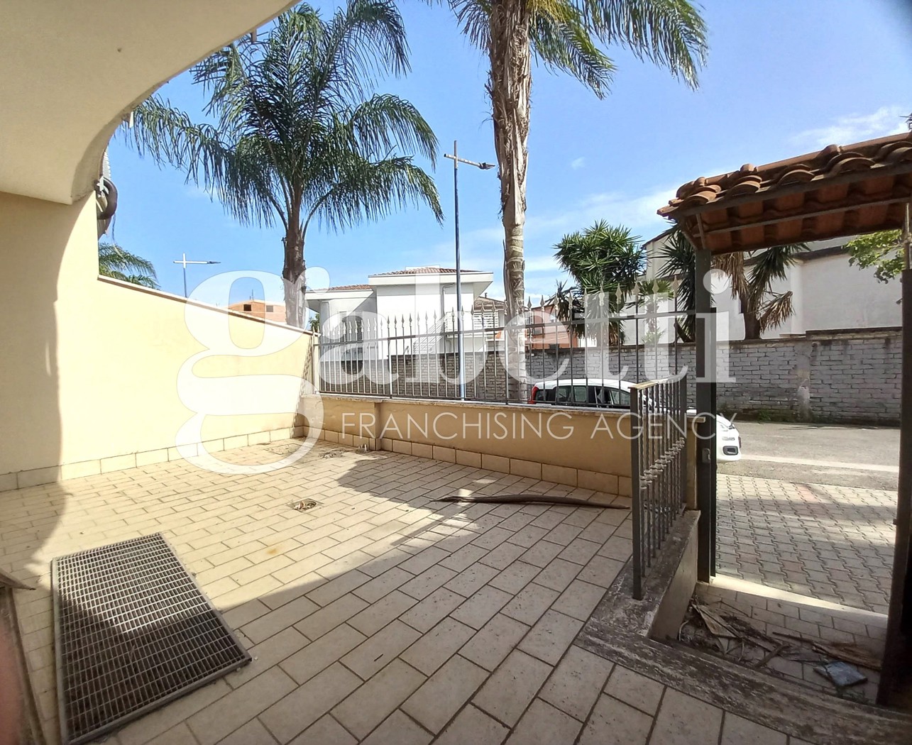 Villa con giardino a San Marcellino