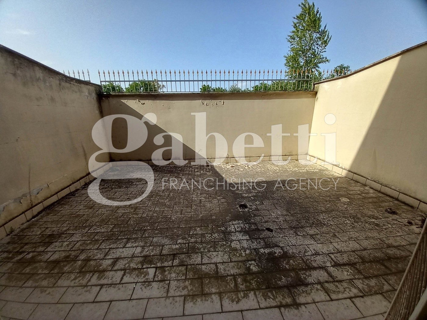 Villa con giardino a San Marcellino