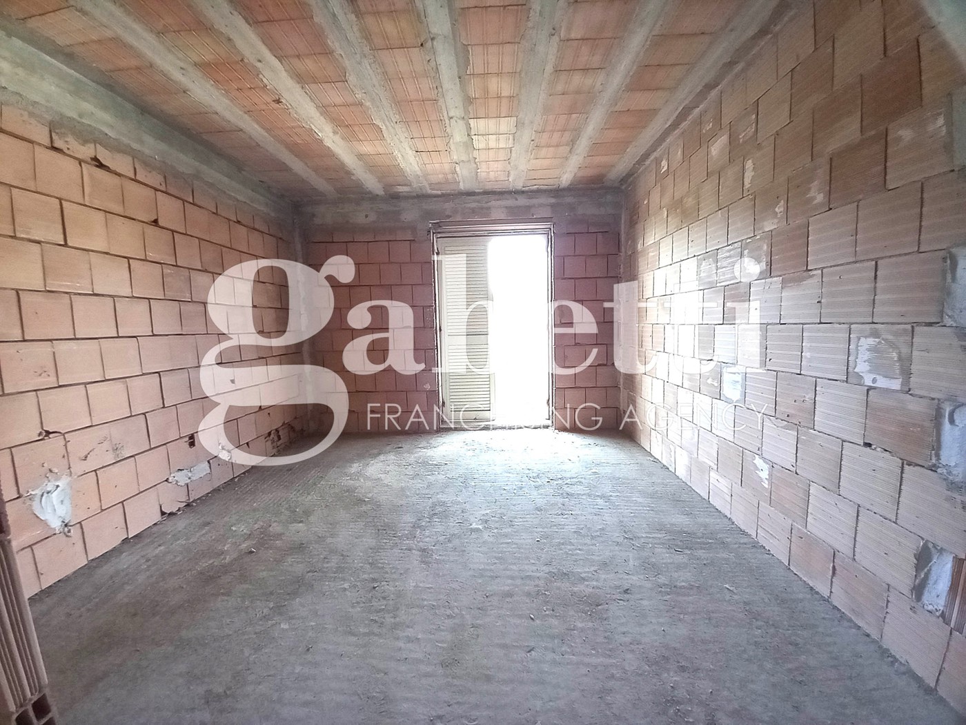 Villa con giardino a San Marcellino