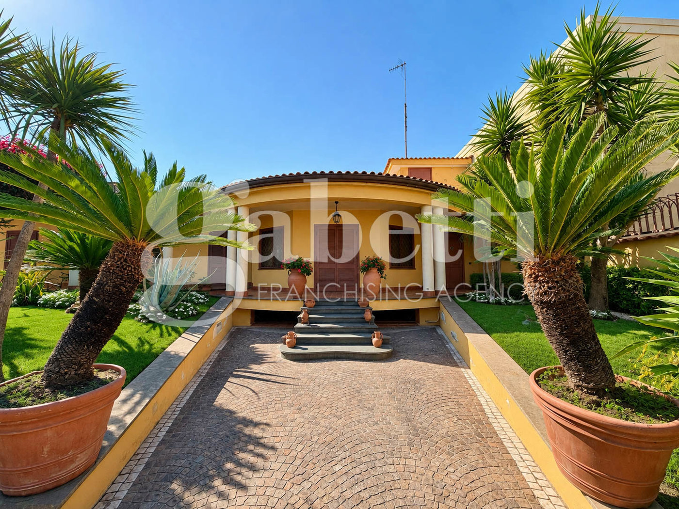 Villa con giardino a Parete