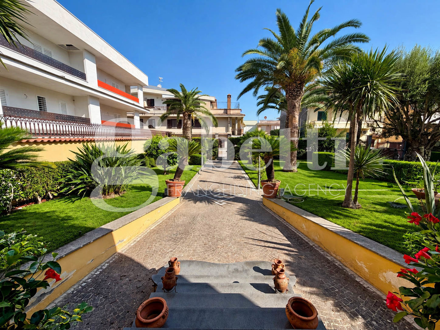 Villa con giardino a Parete