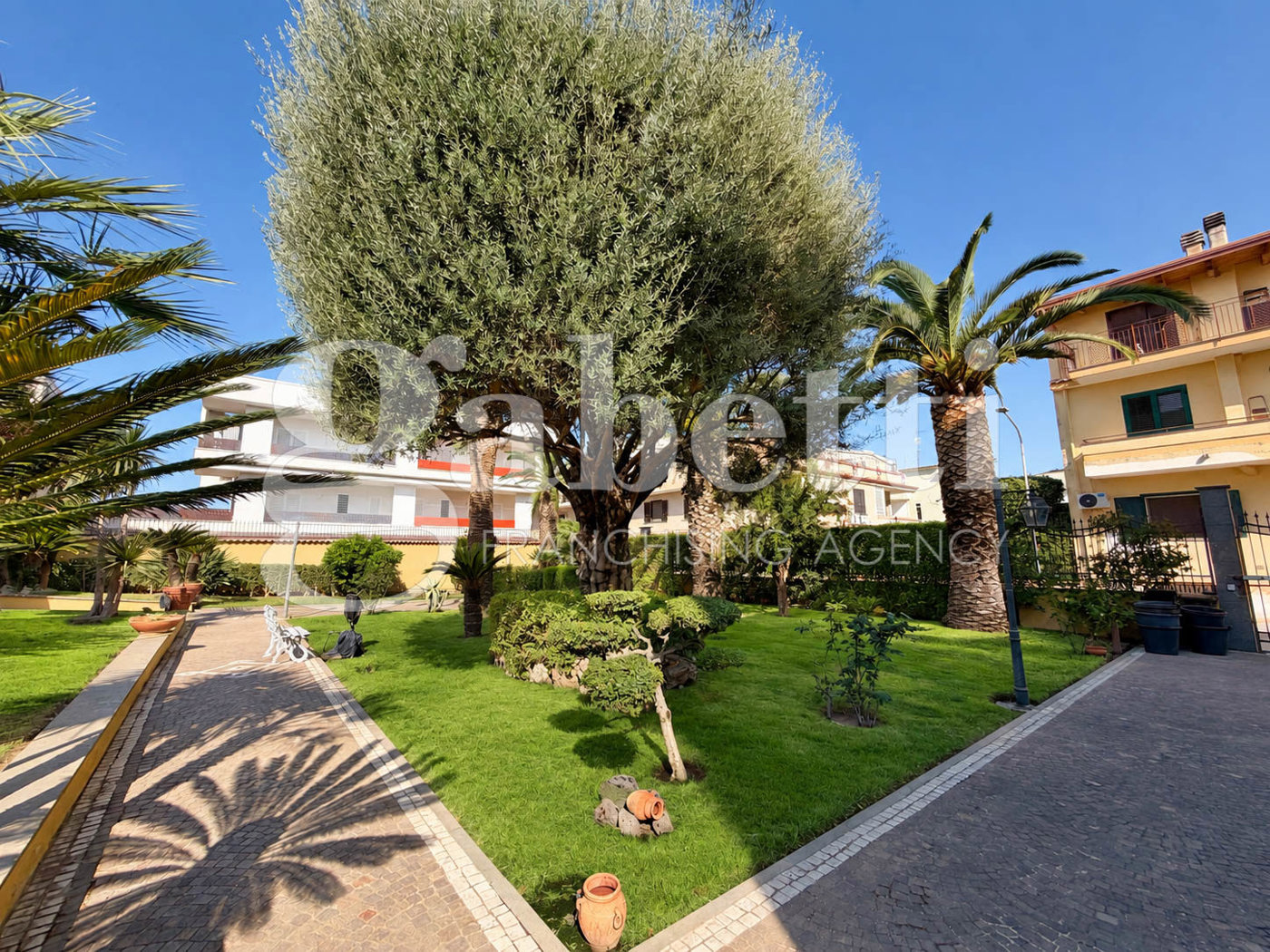 Villa con giardino a Parete
