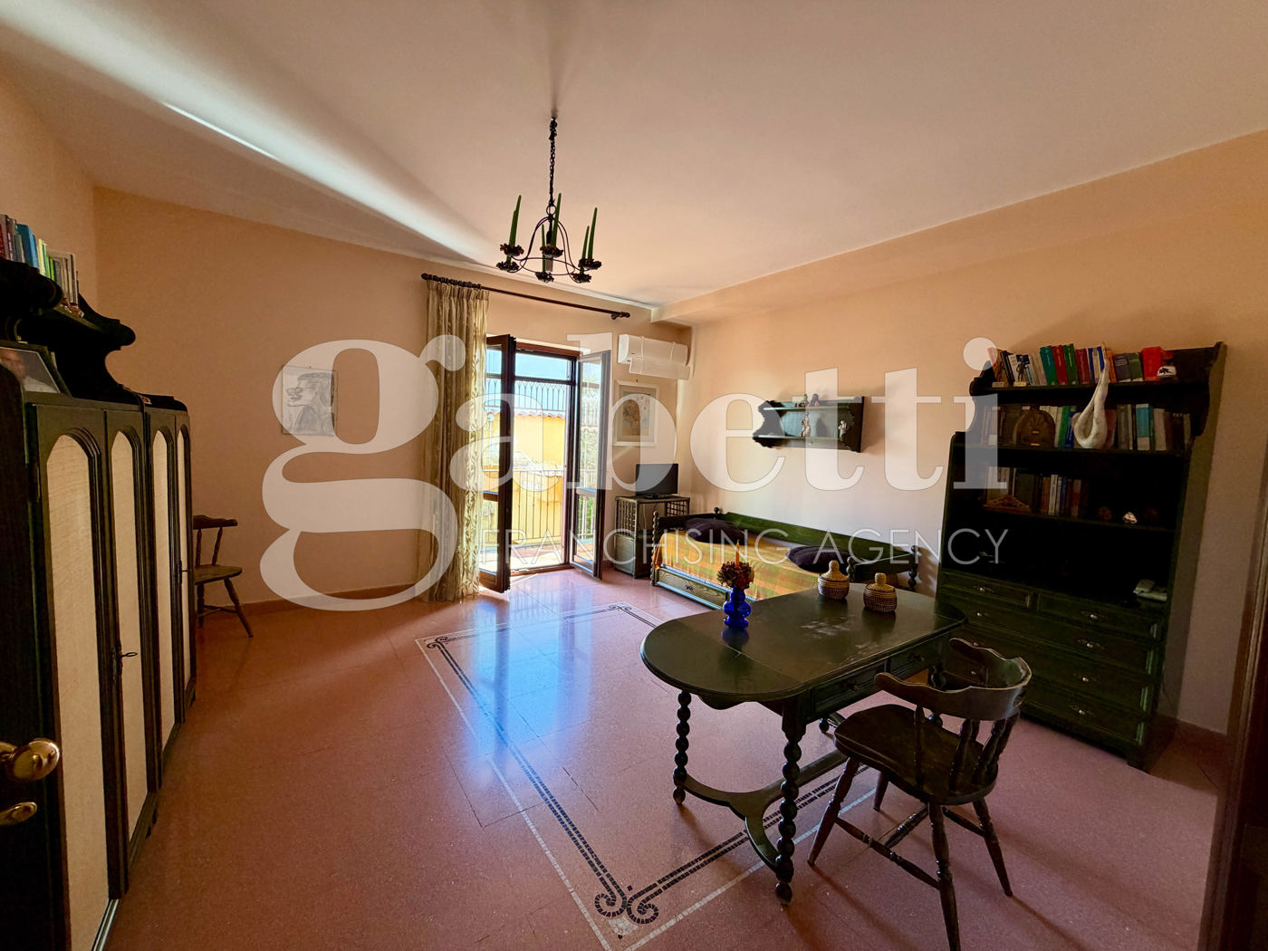 Villa con giardino a Parete