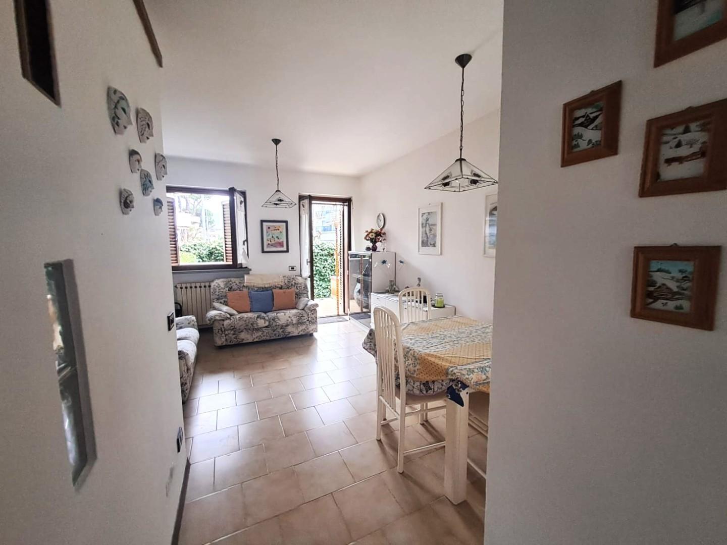 Villa con giardino, Massa marina di